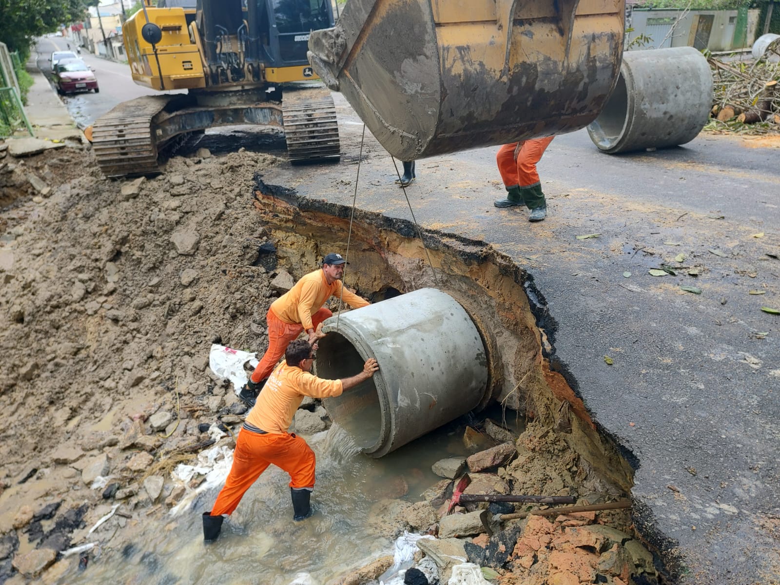 Prefeitura De Manaus Inicia Trabalhos Emergenciais Para Recuperar